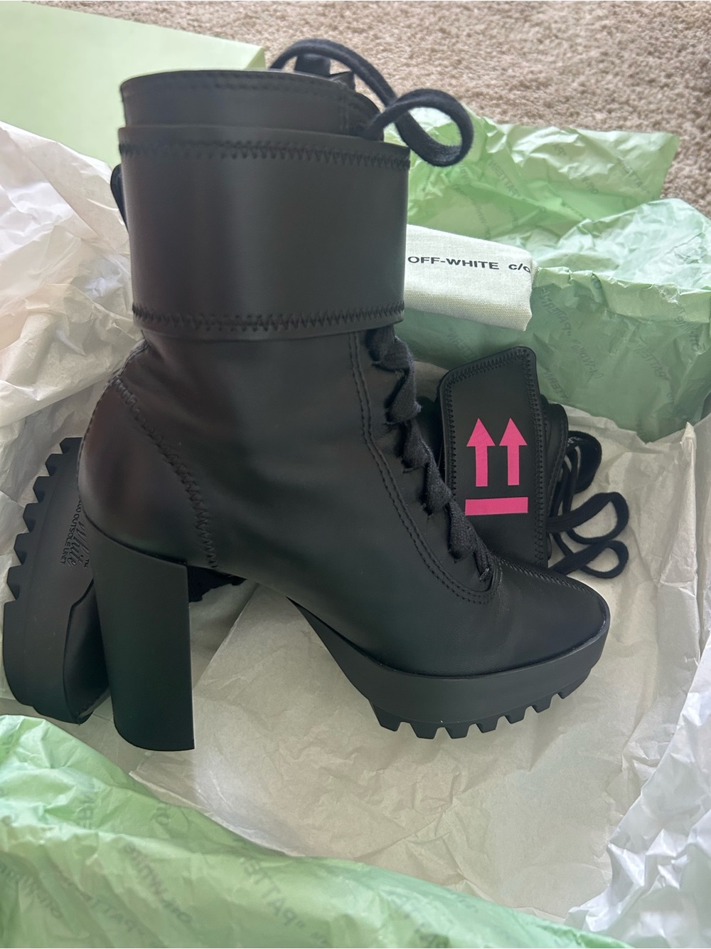 Off-White Black Leather Lace-Up Ankle Boots with White Arrow and Pink Logo - Picture 3 of 4